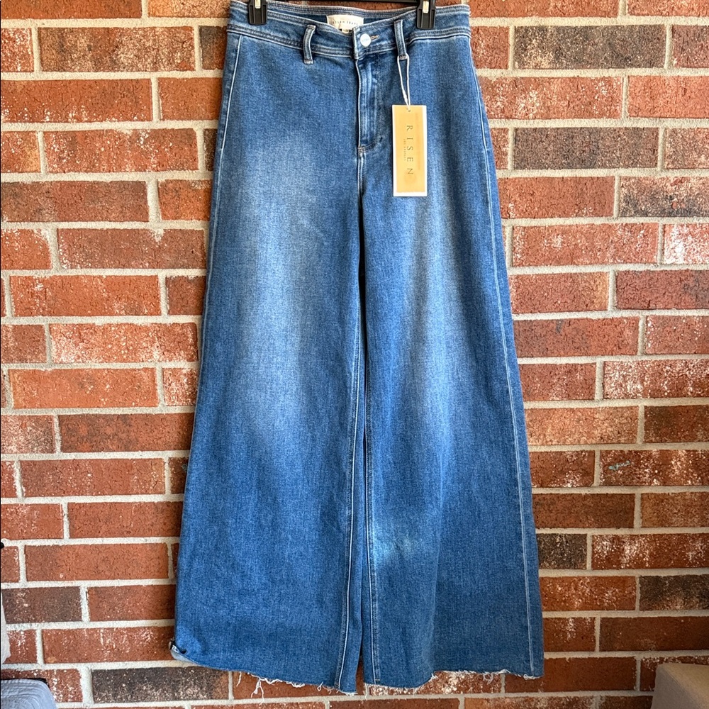 NWT Risen women's jeans size 11/30 wide leg raw hem NEW